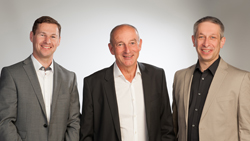 Die MAP PAMMINGER GMBH ist das markenunabhängige Teilereinigungs-Fachunternehmen mit dem breitesten Portfolio in Österreich. Mit Gerald Leeb, Johann Pamminger und Johann Pühretmair (von links) stehen Kunden in Vorarlberg kompetente, erfahrene und treue Partner zur Seite.
